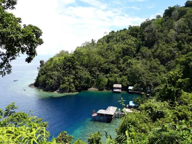 Kerikil Pariwisata: Catatan Pendek dari Pulau Ambon