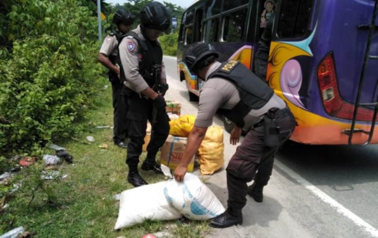 Lagi, Ratusan Liter Sopi disita Polisi di Kawasan Pelabuhan Hunimua Liang, Maluku Tengah
