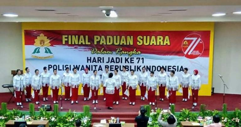 Polwan Polda Maluku Raih Juara Lomba Paduan Suara Tingkat Nasional