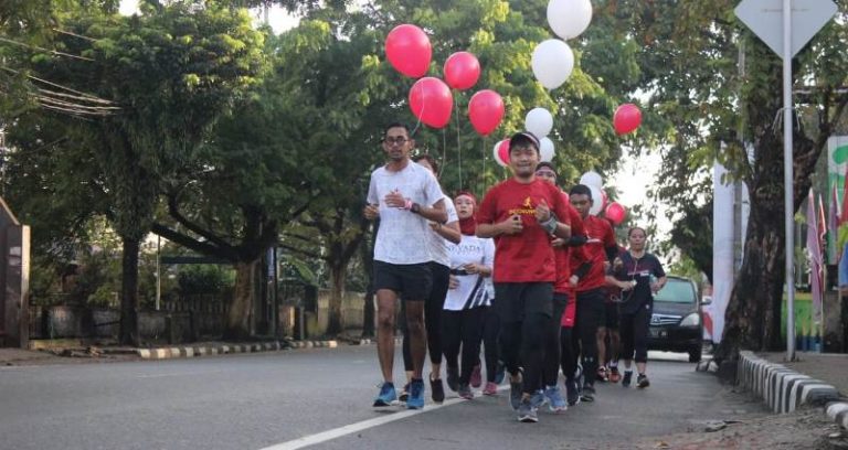 Puluhan Pelari Indorunners Ambon Meriahkan HUT RI Dengan  Berlari Keliling Pusat Kota Ambon